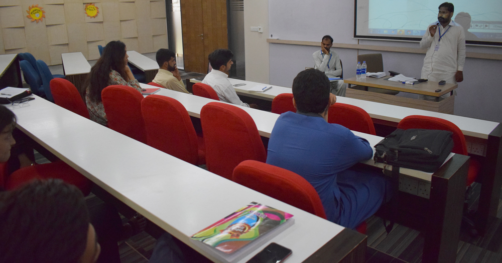 Akhuwat collaborates with RM department to provide interest-free loans