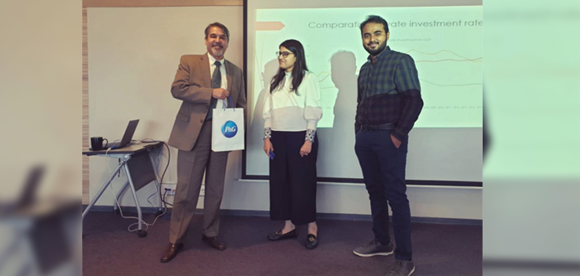 ED Dr. Farrukh Iqbal delivered a talk on macro-economic trends in Pakistan
