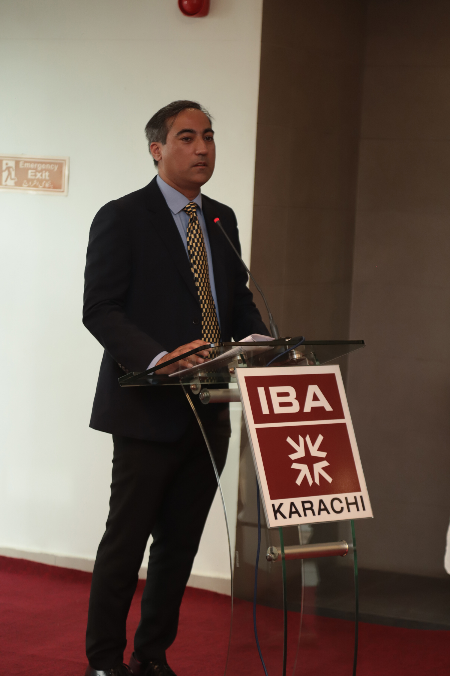 IBA-CEE hosts ‘The Mediator's Magic: Transforming Conflict into Collaboration’ 