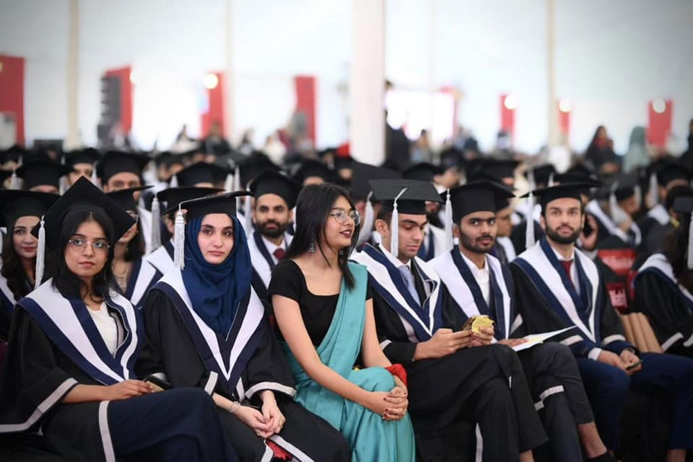 IBA Karachi awards 1,184 degrees at Convocation 2023 