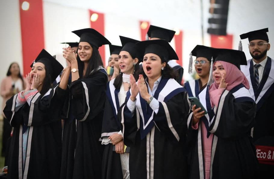 IBA Karachi awards 1,184 degrees at Convocation 2023 