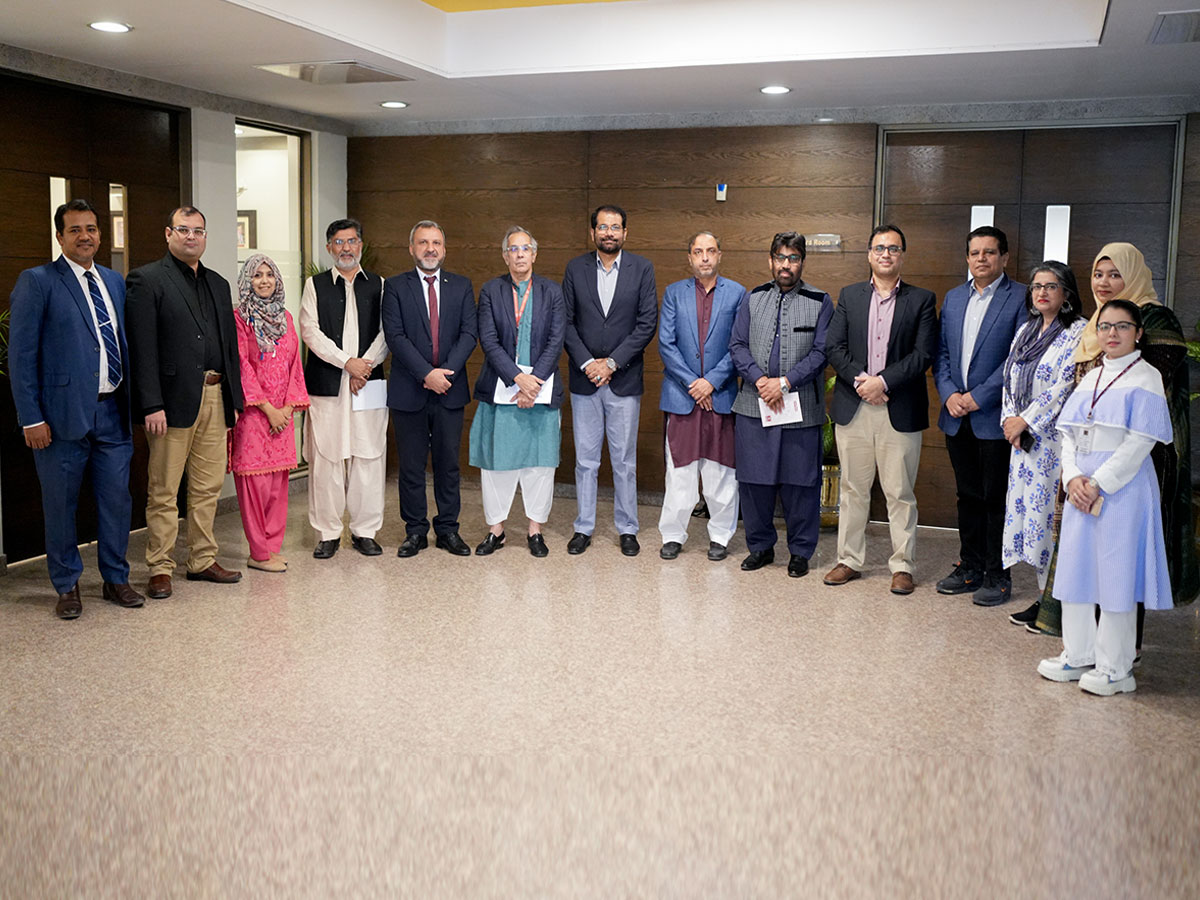 IBA Karachi hosts HEC panel for an assessment of graduate and postgraduate programs