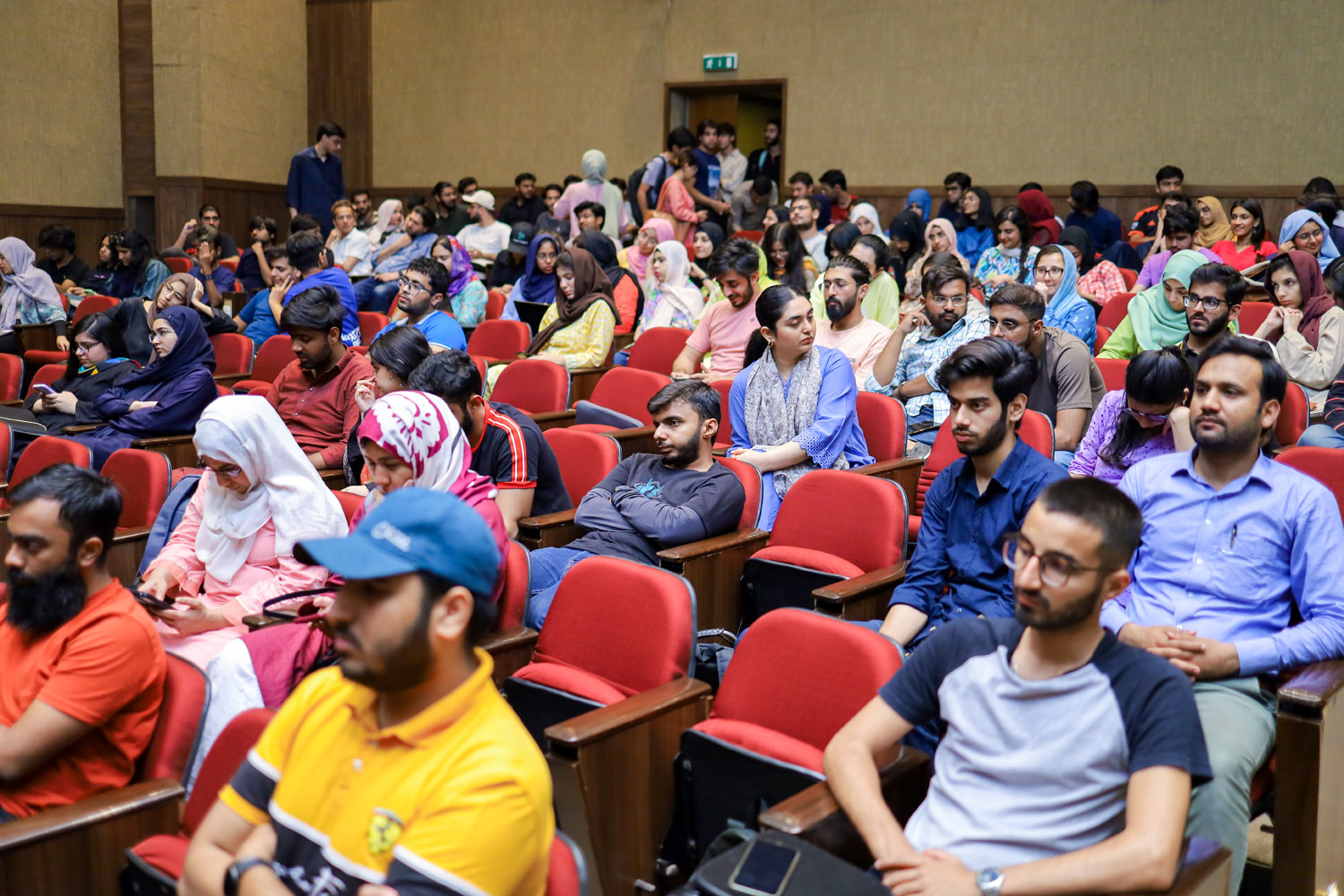 SBS hosts a panel discussion on ‘Adoption of Digital Technologies in Industry’